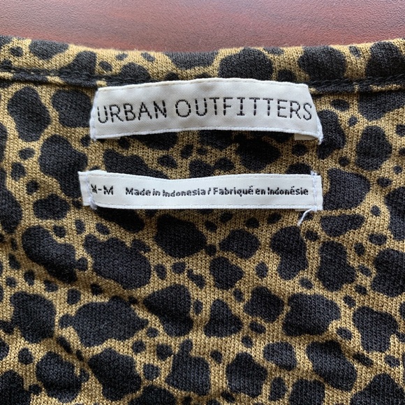 NWT Urban Outfitters Button Down Smocked Top - Picture 3 of 4